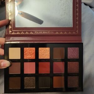 Ace Beaute Eyeshadow Palette